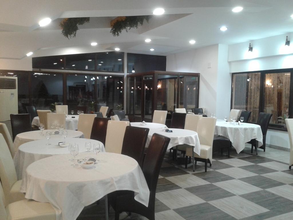Hotel Zada เปรดัล ภายนอก รูปภาพ